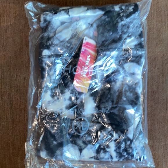 🆕SHOSHO:NIP/NWT Yoga Mesh Cut Out Pants/ Floral Pattern Sz XL - Picture 6 of 9